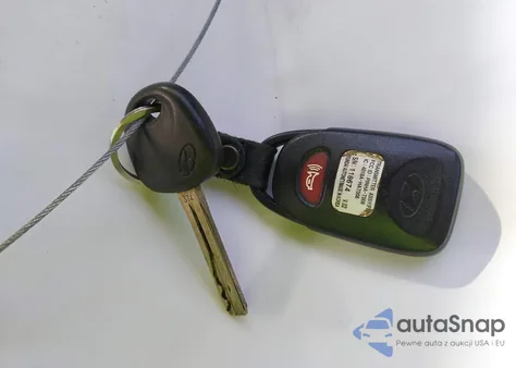 2012 Hyundai Elantra Touring Se z USA, uszkodzony, nr VIN KMHDC8AE2CU131361